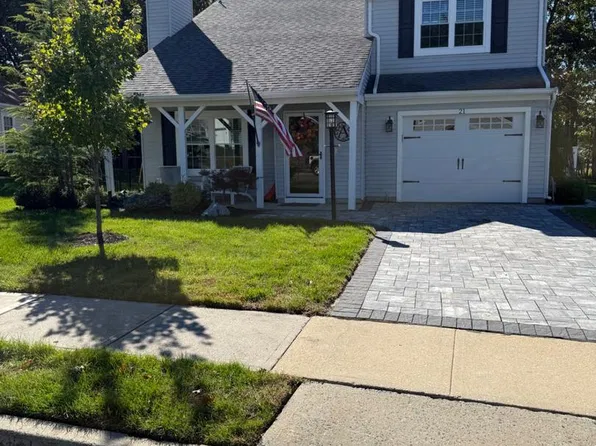 21 Willow Dr, Barnegat, NJ 08005