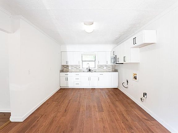 4th image of 2203 2nd Ave