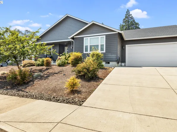 623 SE Garden Way Dr, Winston, OR 97496
