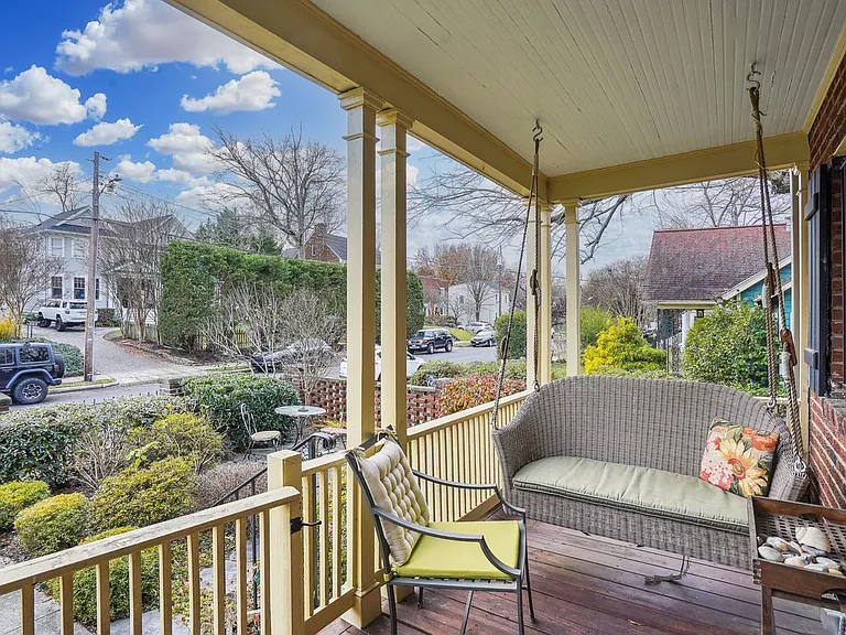 216 E Nelson Ave — Photo 4