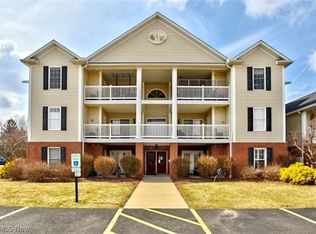 1237 Lauren Crest St SW, Hartville, OH 44632