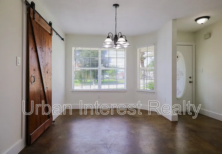 4658 Sunsail Cir — Photo 2