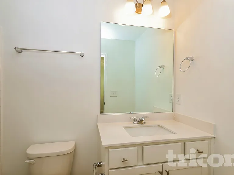 413 Freeport Way — Photo 12