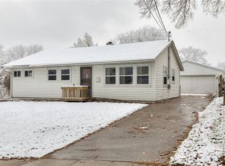 204 Hughes Ave, Des Moines, IA 50315