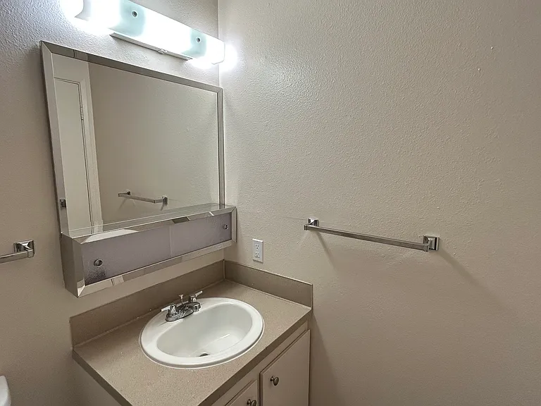 Washington Park Apartments — Photo 43