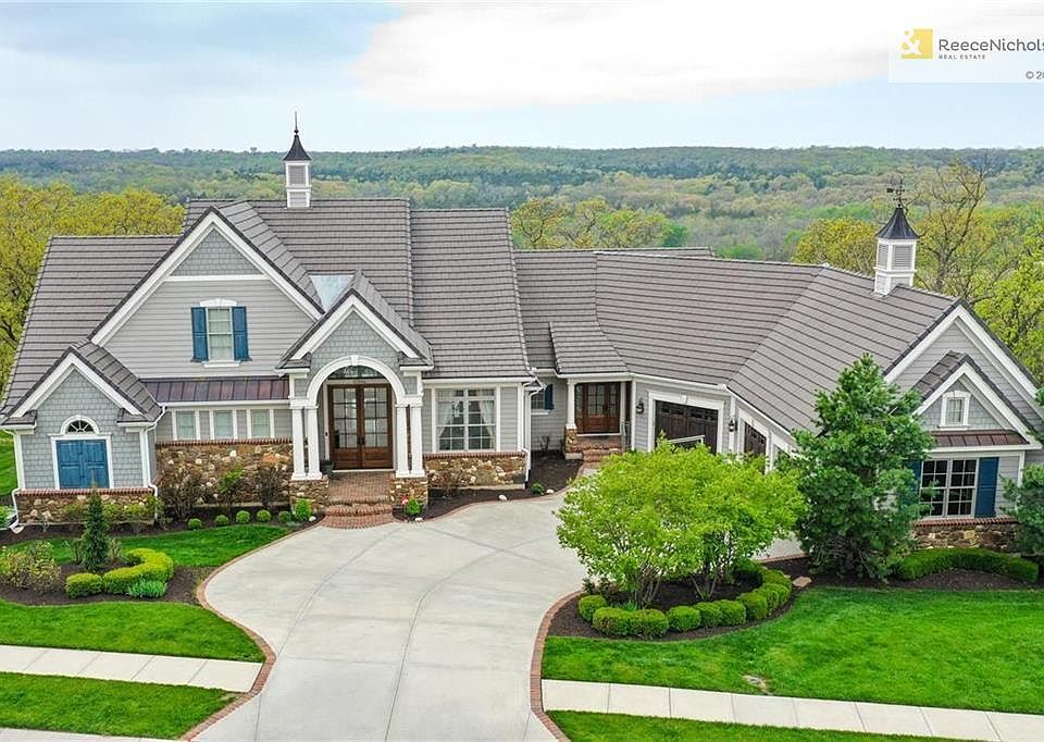 Home Sits on Gorgeous Treed Lot with Beautiful View of the Valley!