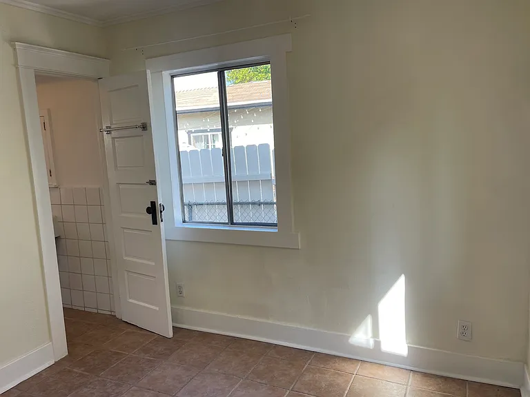 1804 Bellevue Ave — Photo 22