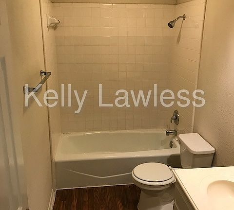 4th image of 7729 Red Oak St