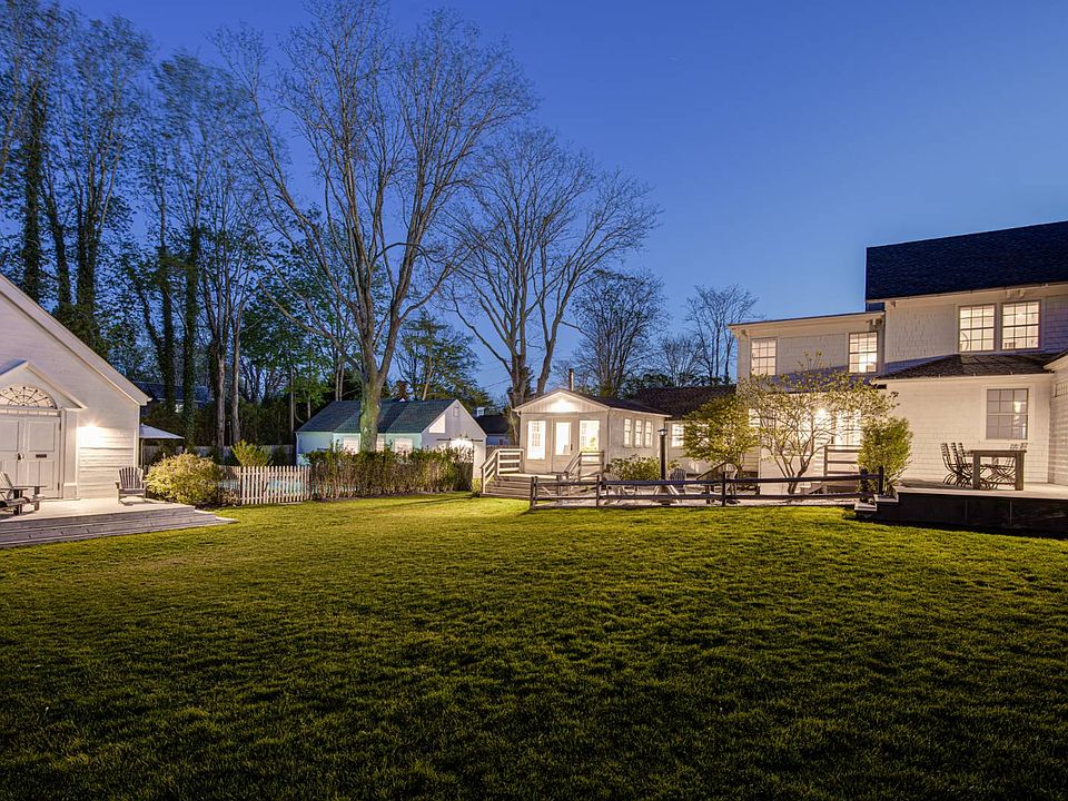 1st image of 208 Main St