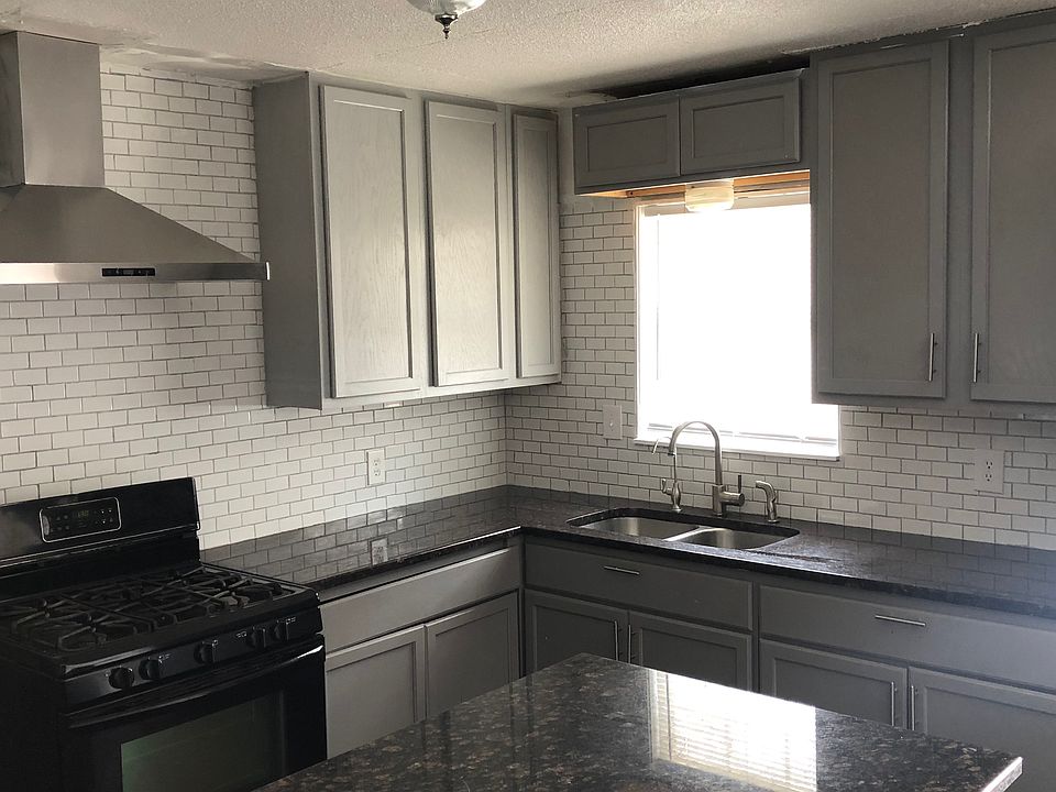 1st image of 2827 Bedford St