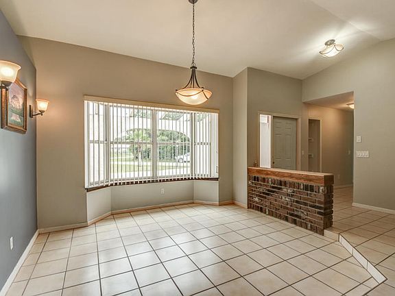 5th image of 2210 SW Matheson Ter