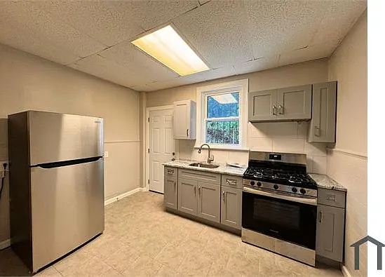 2 bed, $1,100 — Photo 2