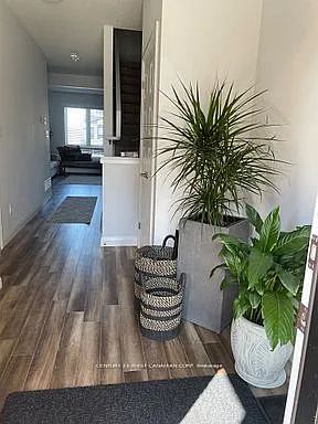 827 Kleinburg Dr E — Photo 2