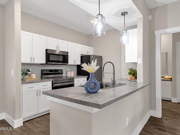 4th image of 13700 N FOUNTAIN HILLS Boulevard #212