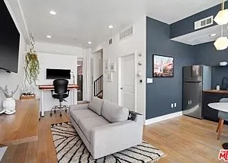 2 bed, 1636 sqft, $6,195 — Photo 3