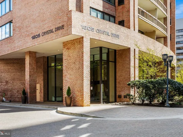 1805 Crystal Dr APT 1010S, Arlington, VA 22202