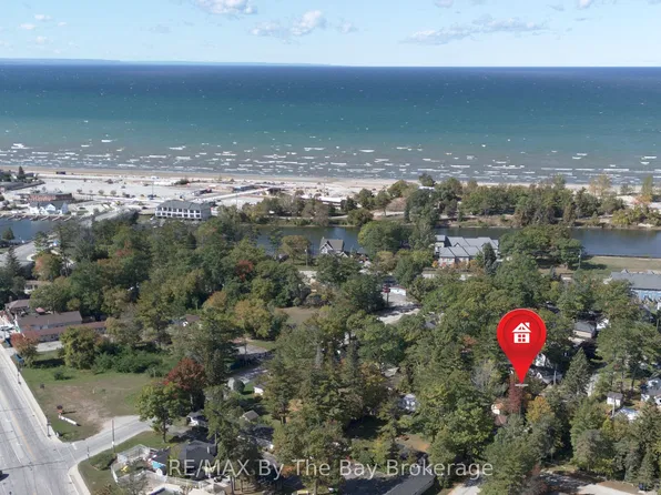18 Elm Dr, Wasaga Beach, ON L9Z 2L3
