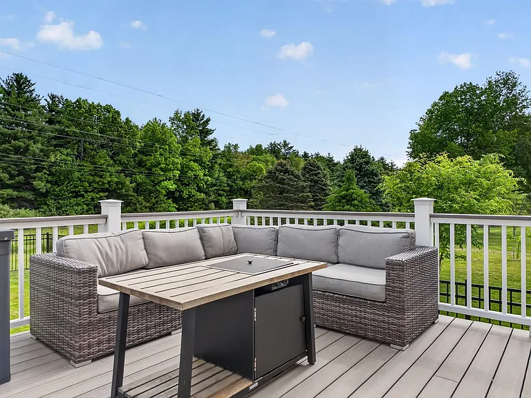 9 Stephen Dr — Photo 47