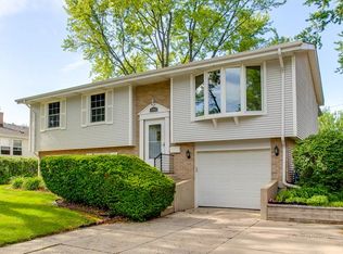2206 Willow Ln, Rolling Meadows, IL 60008