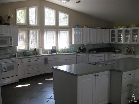 5th image of 1265 S Shore Dr