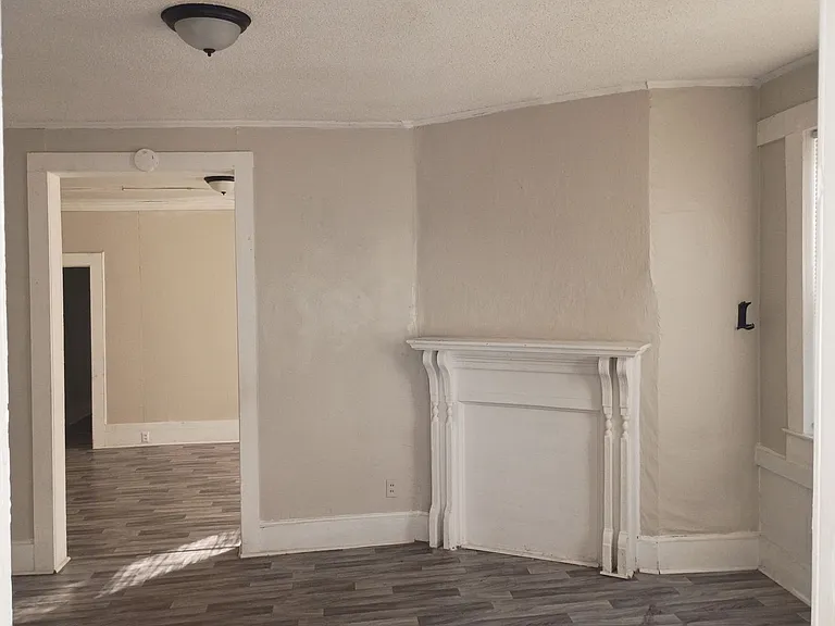 216 W Magnolia St — Photo 22