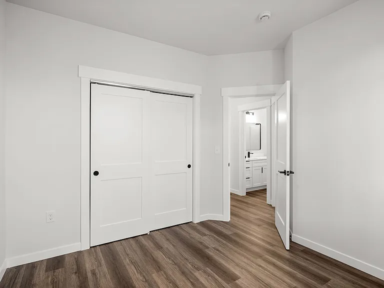 4914 E Fairview Ave — Photo 14