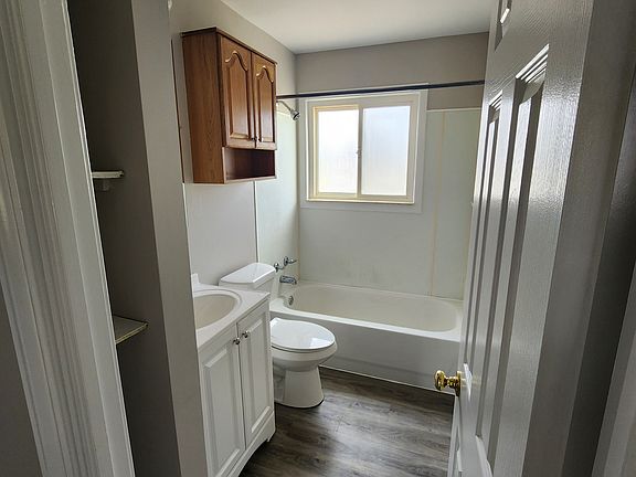 4th image of 6131 Woodsdale Dr