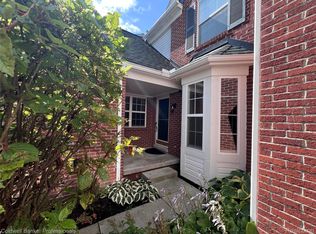 654 Chestnut Dr, Wixom, MI 48393