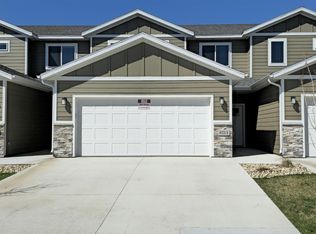 9214 W Ark Pl, Sioux Falls, SD 57106