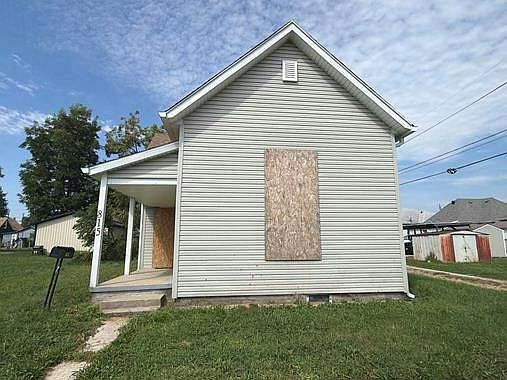 1st image of 815 Center St