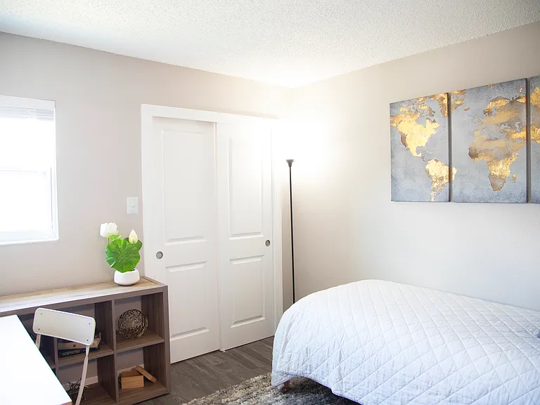 Guest bedroom