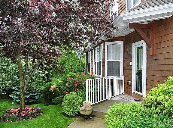 2nd image of 29 Wyldwood Dr