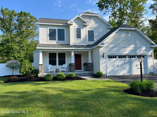 11 Wooden Lane, Queensbury, NY 12804