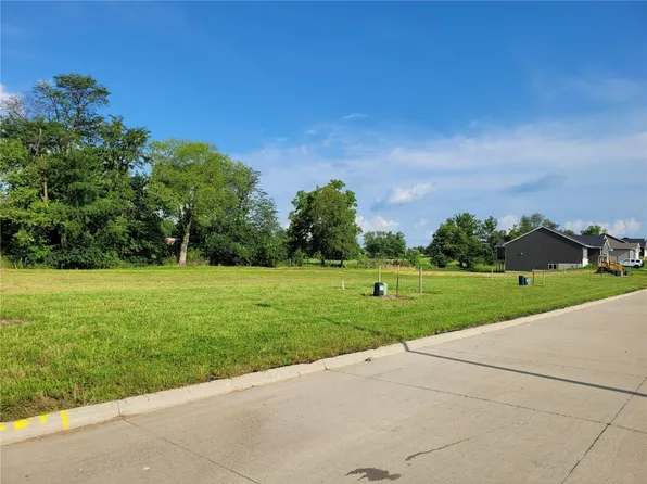 3502 Sokol Ln SW, Cedar Rapids, IA 52404