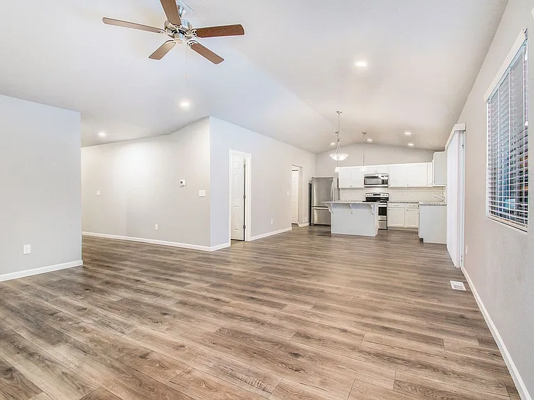 1867 Bluff Ridge Ct — Photo 5