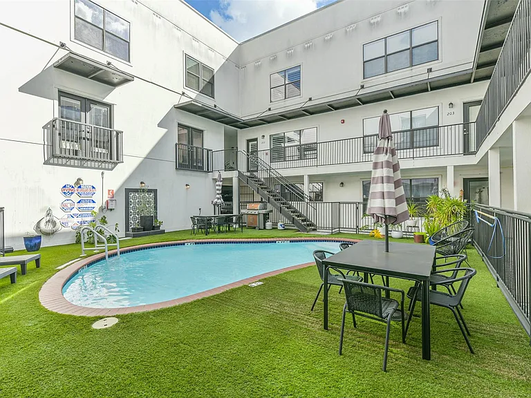 17 Waugh Dr #209 — Photo 34