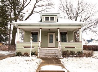 1127 Morton Ave, Elgin, IL 60120