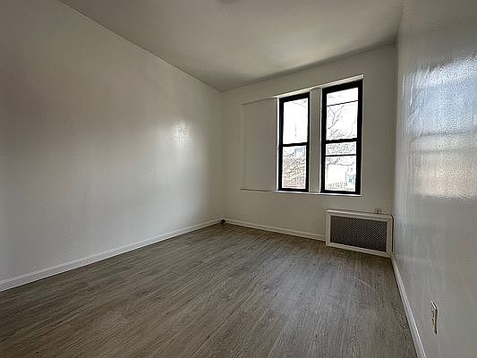 5th image of 964 44th St Floor 2