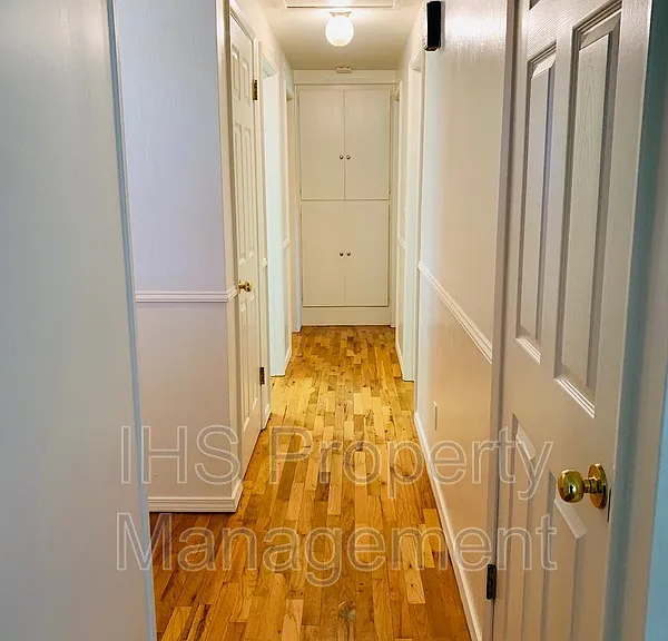 802 N Keller St — Photo 7