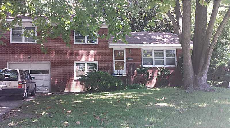 1st image of 7 Paddock Dr