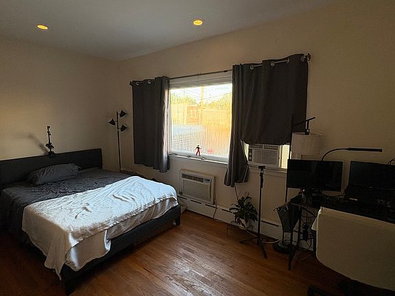 5th image of 392 New York Ave #2