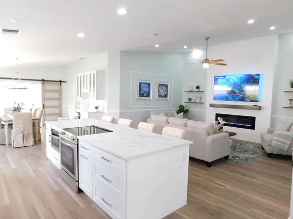 932 SW Tamarrow Place, Stuart, FL 34997