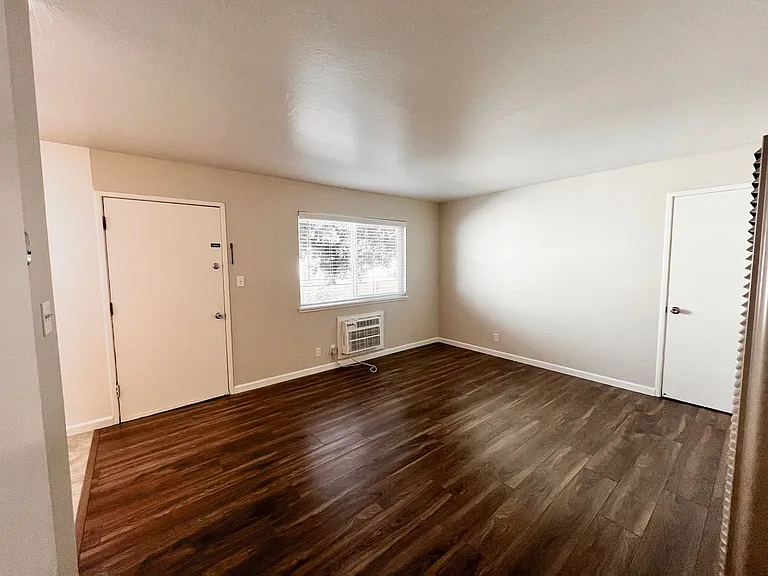 2517 W Street — Photo 3