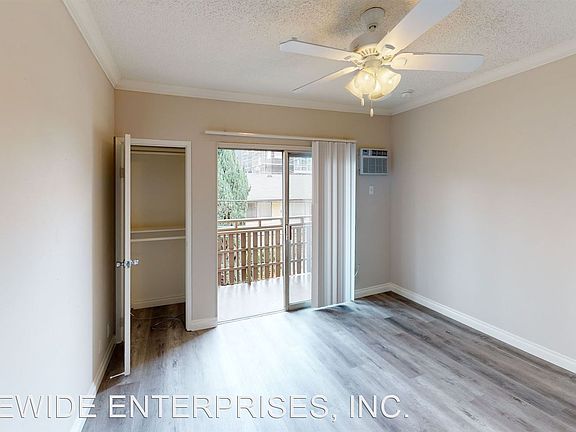 3rd image of 861 Bringham Ave #4