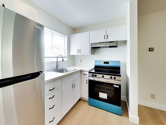 2nd image of 693 San Bruno Ave #4