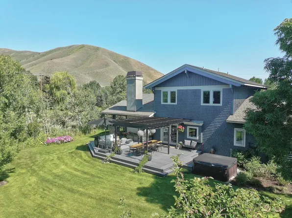 101 Cloverly Ln, Hailey, ID 83333