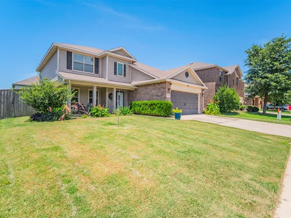 9913 Fox Hill Dr, Fort Worth, TX 76131