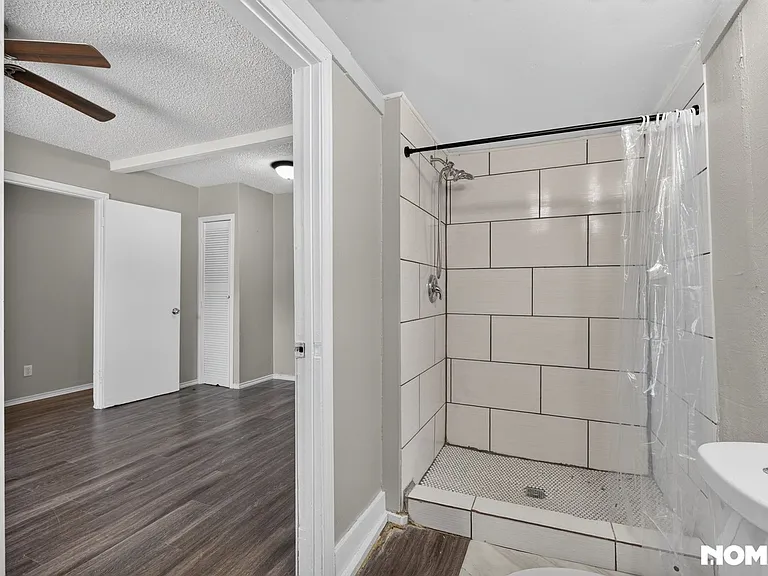 2206 Colima St — Photo 12