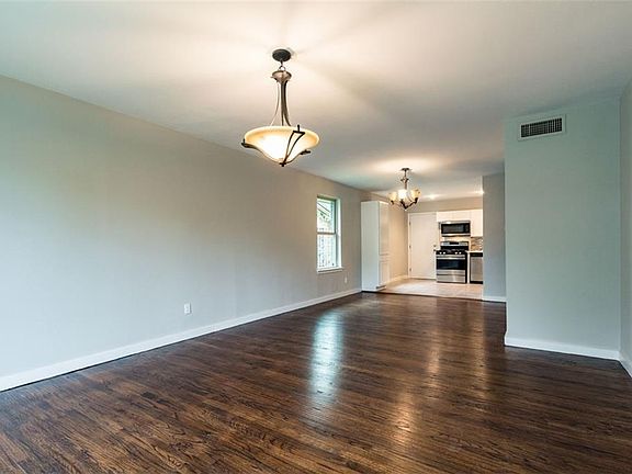 3rd image of 1321 E Pentagon Pkwy