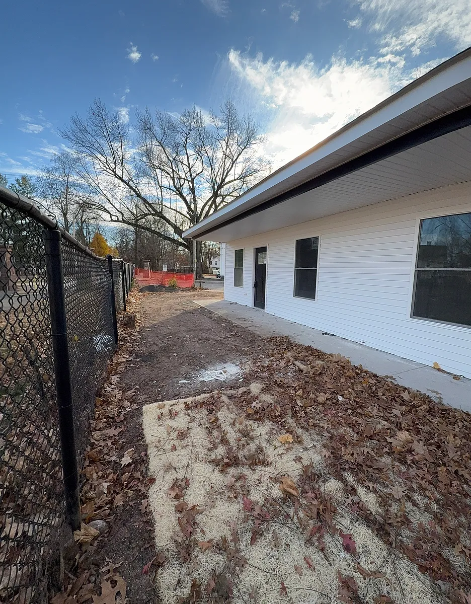 Building Photo - 55 Brewster St #1